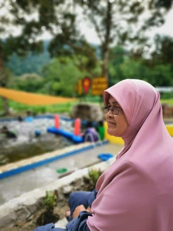 Villa Lopoh Waterfront Budget Chalets Hulu Langat Exterior foto